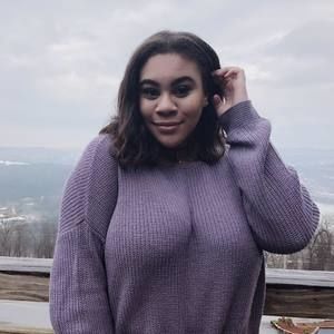 Meet your Posher, Leah